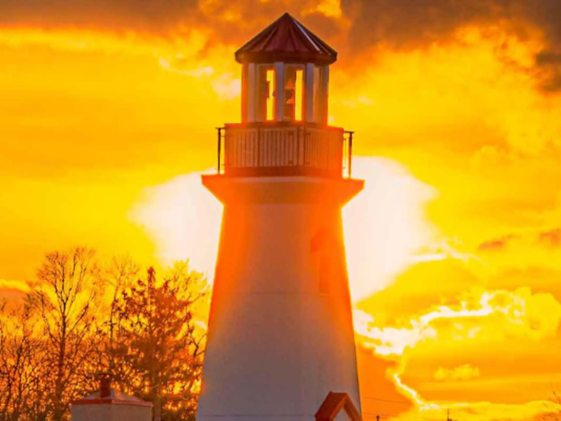 Best Parks & Lookout Spots in Port Credit, Mississauga (for the vibes—know the rules)