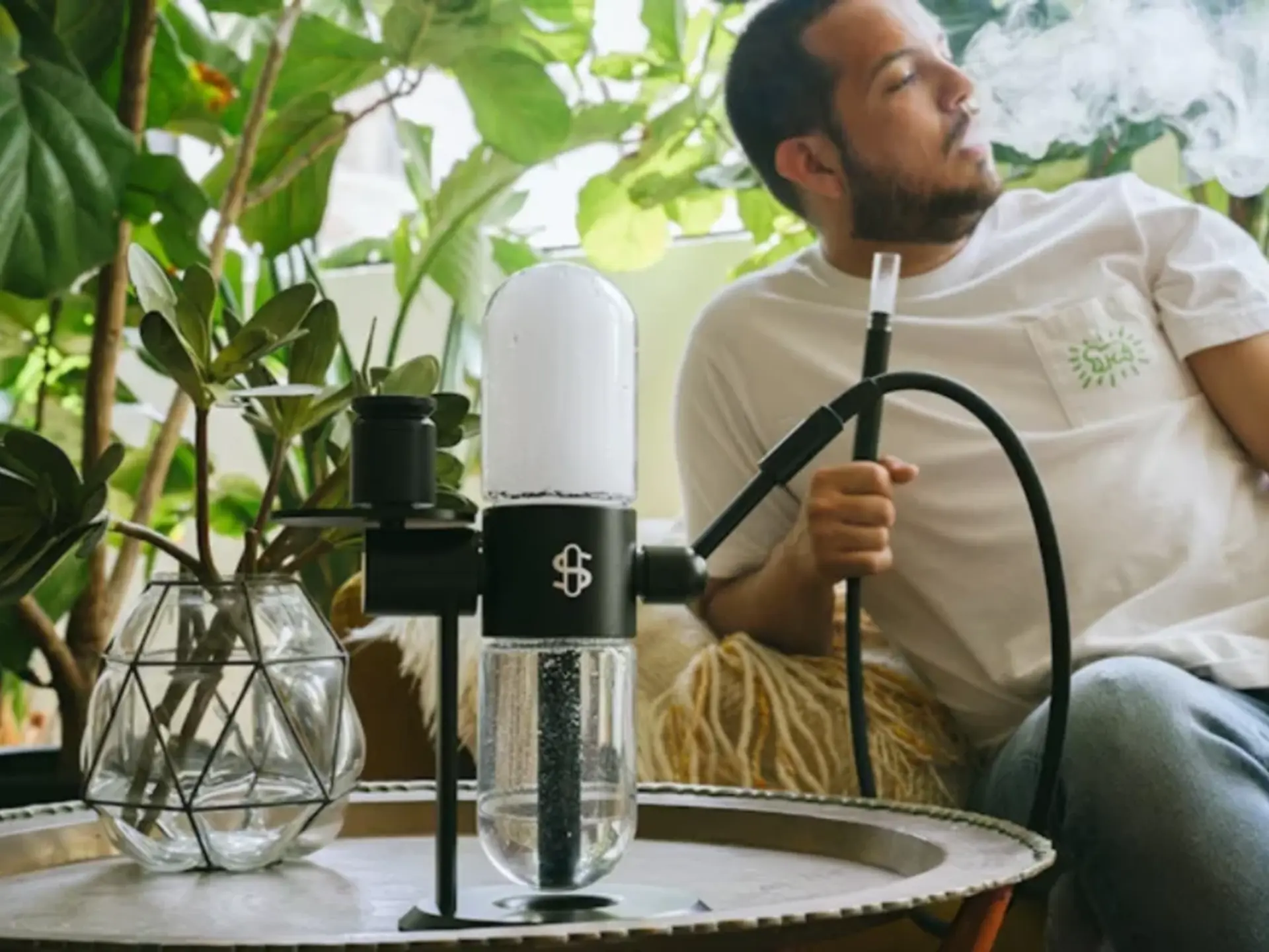 Studenglass: Revolutionising The Smoking Experience with a Gravity-Infused Innovation