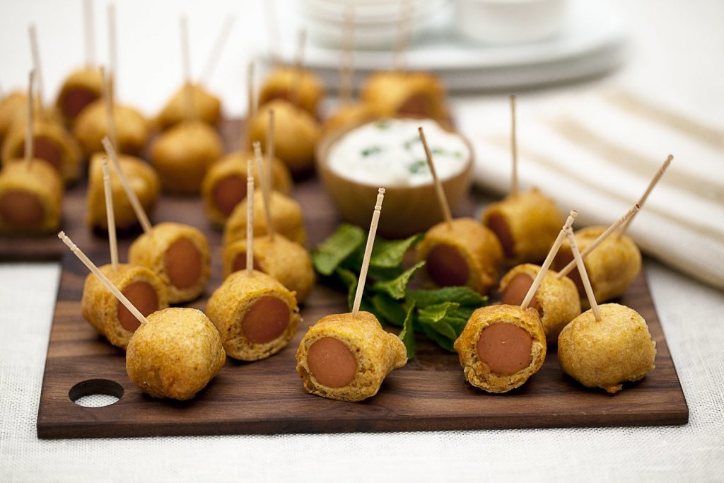 Bouchées croustillantes de saucisses fumées