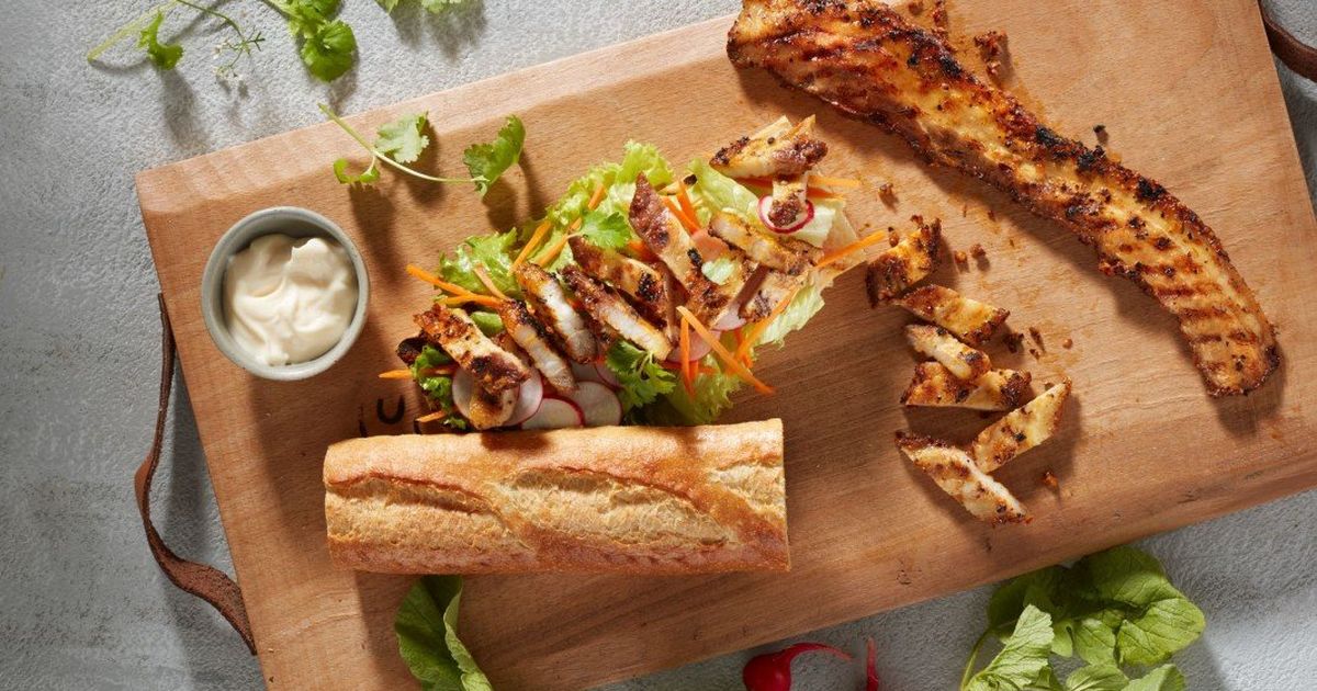 Spiced grilled pork belly sandwiches | Olymel
