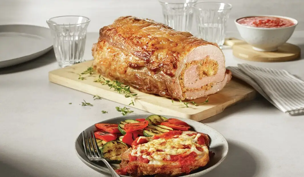 Médaillons de longe de porc farcie façon Parmigiana avec légumes grillés.