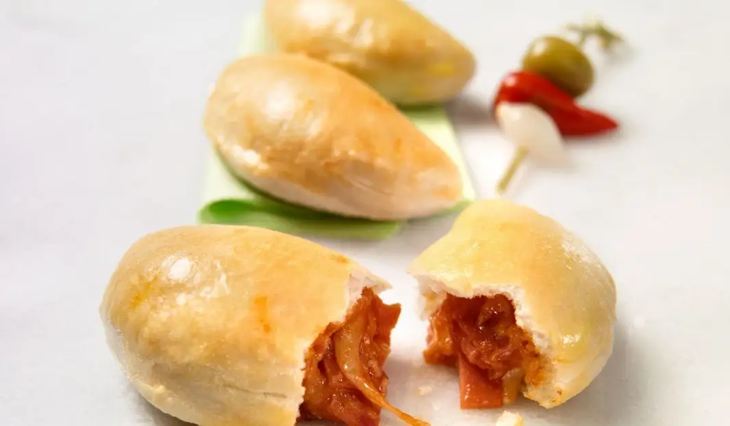 Mini calzones dorées au pepperoni et fromage fondant