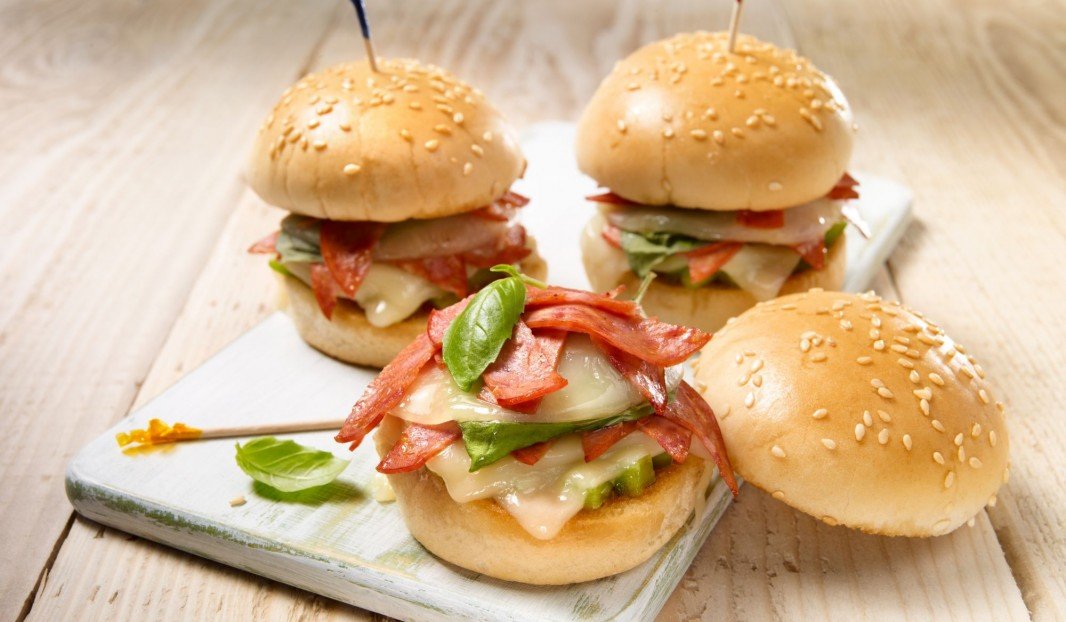 Mini sandwichs au pepperoni fondants et dorés