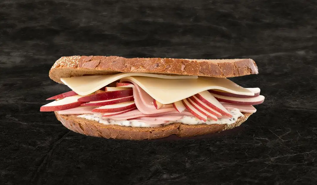 sandwich-simili-poulet-pomme-cheddar