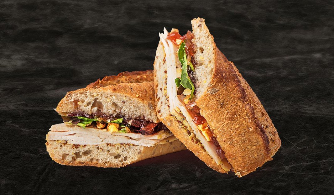 Sandwich dinde, confit d'oignon et canneberge