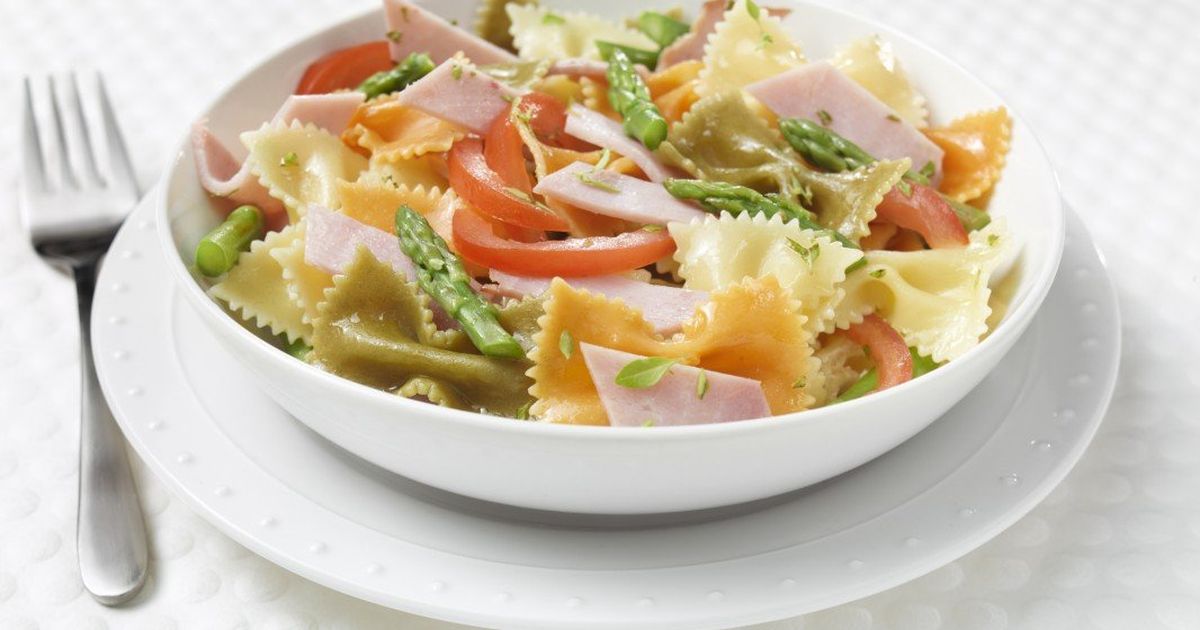 Three-colour vegetable pasta with ham | Olymel