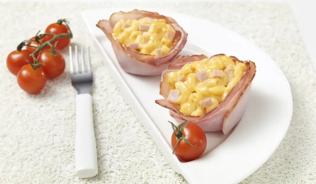 Coquilles de jambon garnies de macaroni au fromage