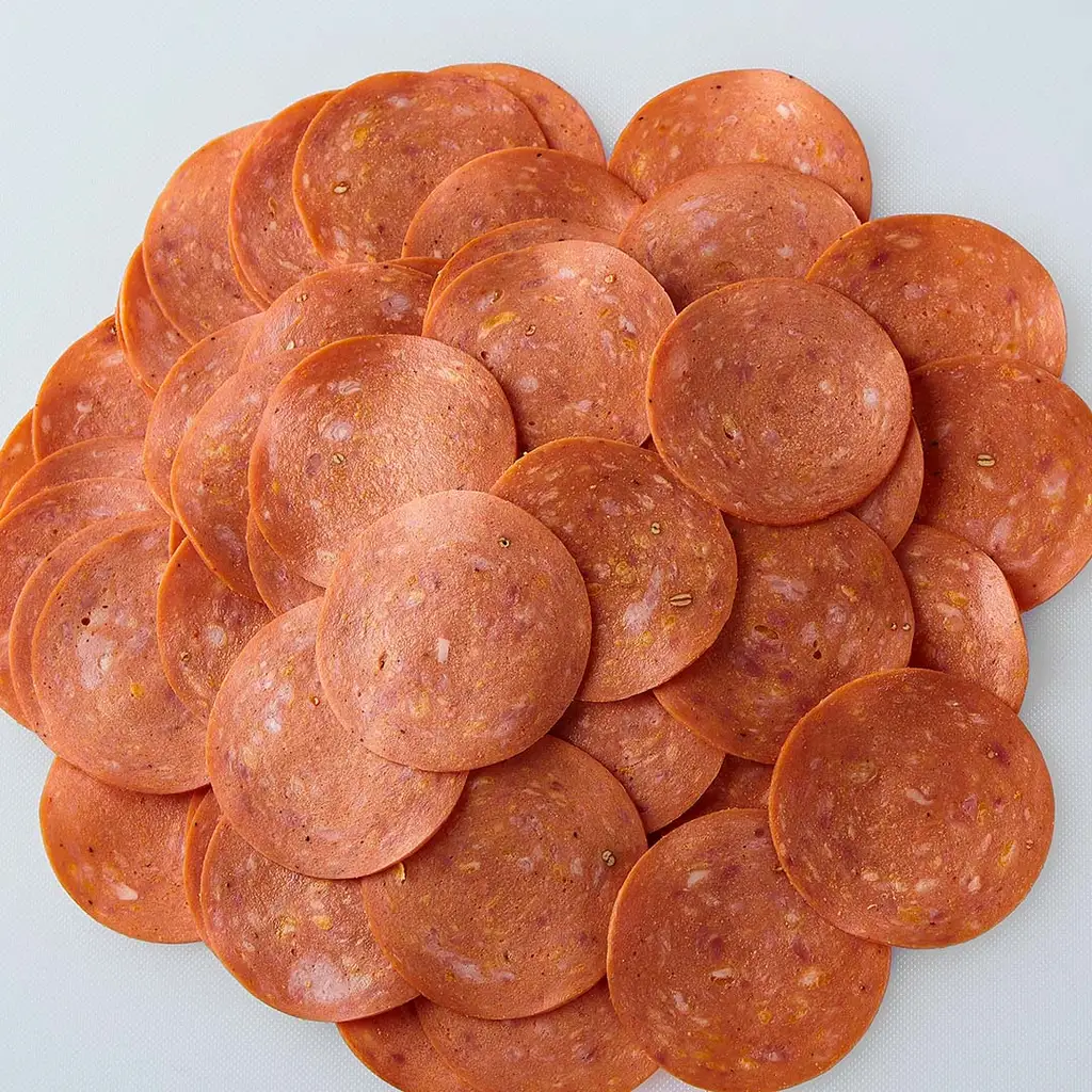 Pepperoni tranché prêt-à-manger ou cuire