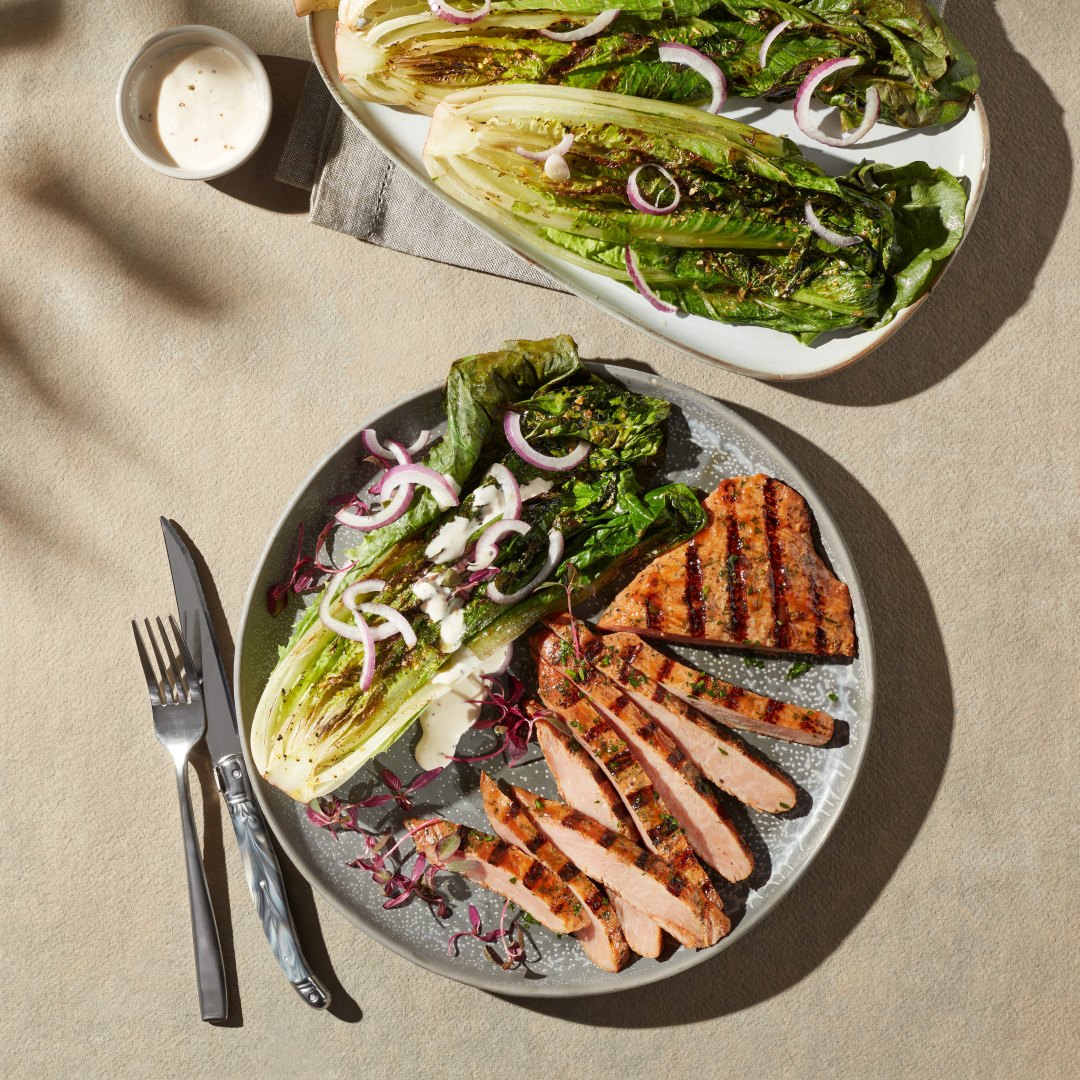 Bavette de porc style steakhouse avec romaine grillée style césar