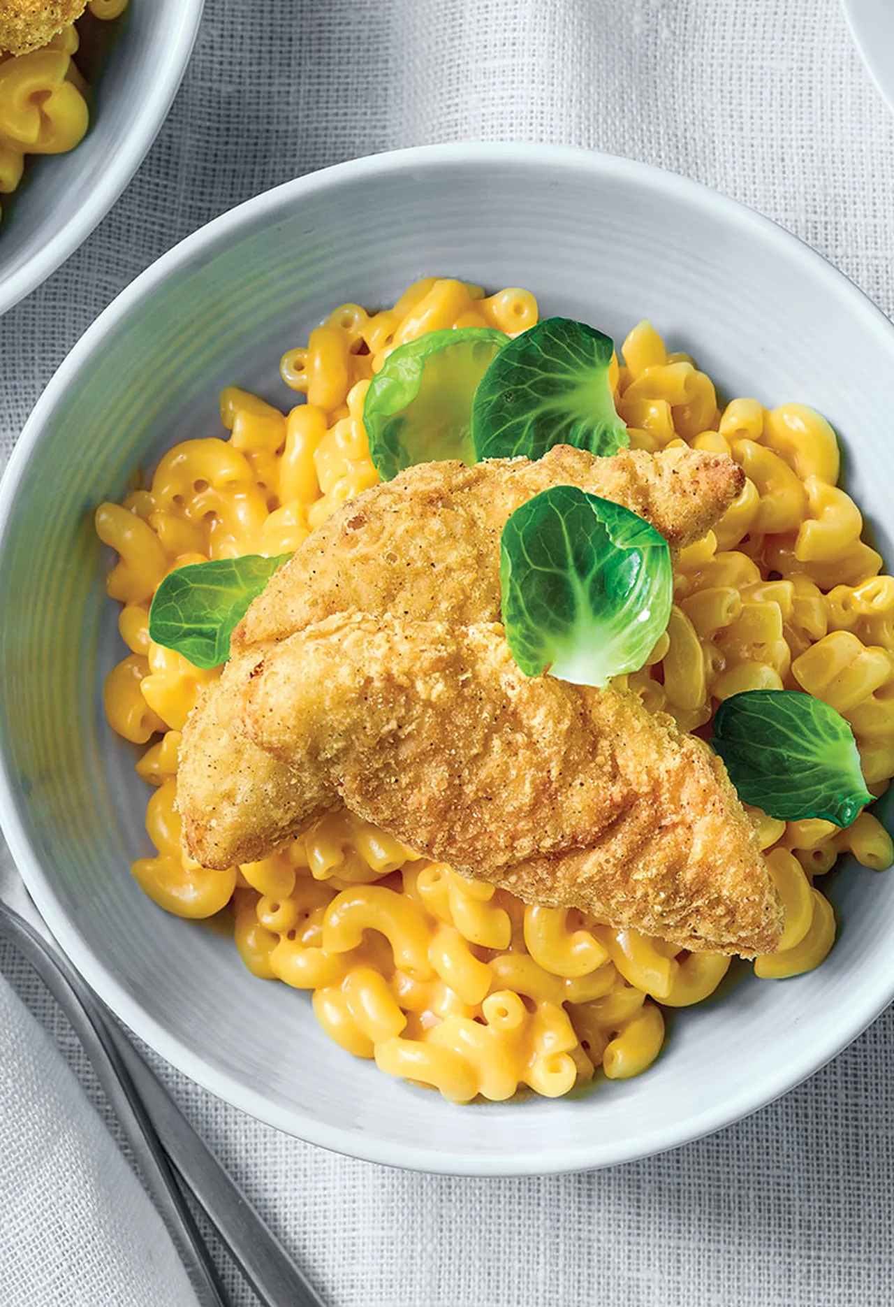 Mac'n'cheese, poulet croustillant et choux de bruxelles