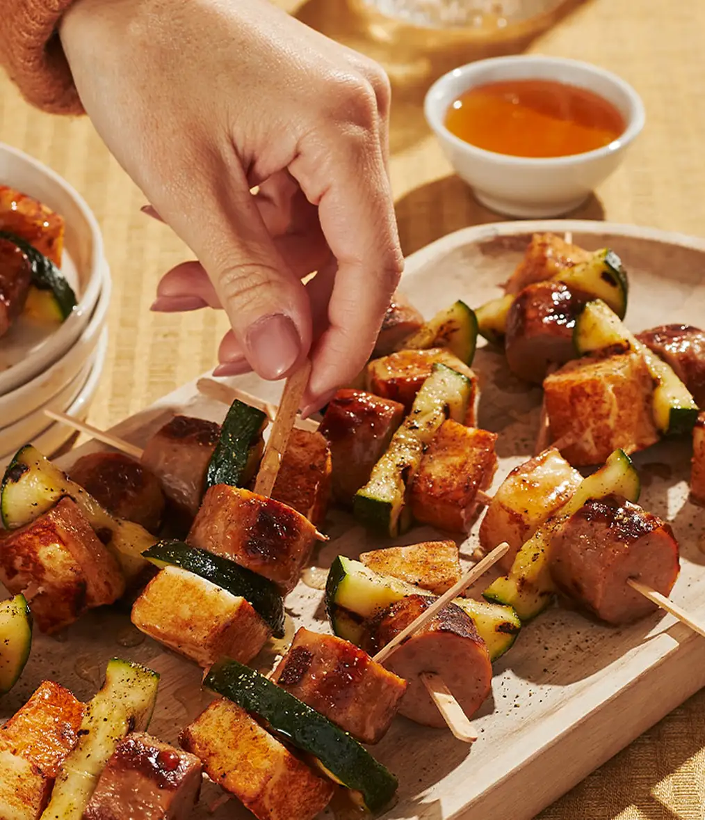 Saucisses La Fernandière en brochette avec zucchini