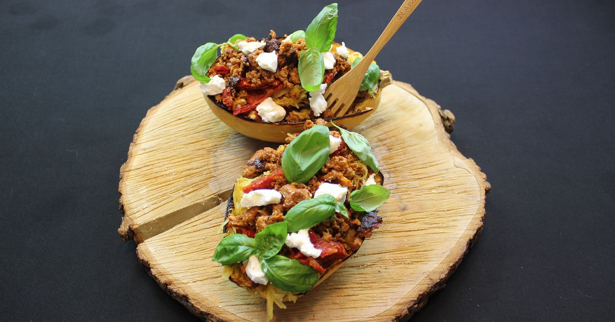 Salade de courge spaghetti aux saucisses italiennes forte