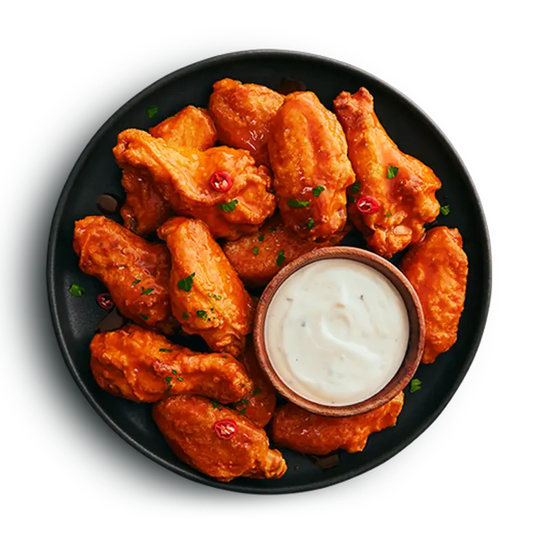 Assiette d'ailes de poulet buffalo avec sauce fromage bleu