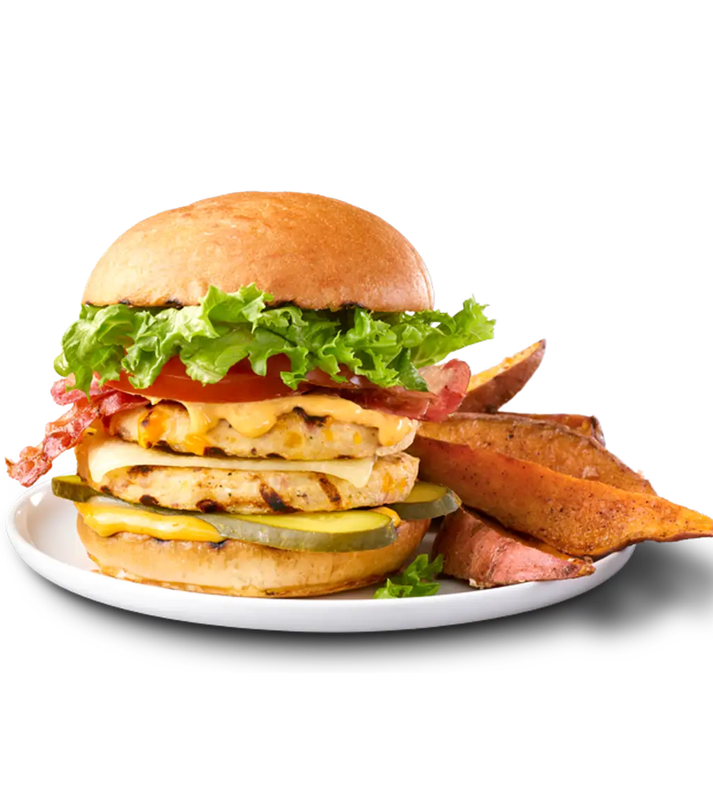 Burger décadent et frites de patates douces