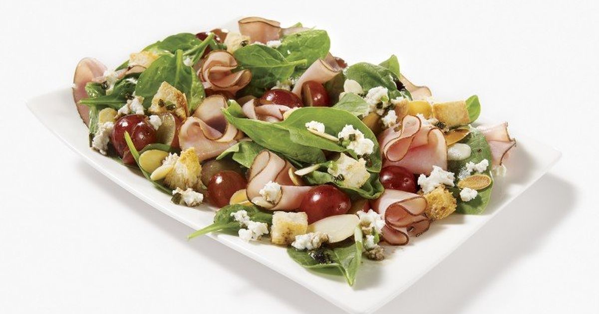 Spinach, black forest ham, red grapes and goat cheese salad | Olymel