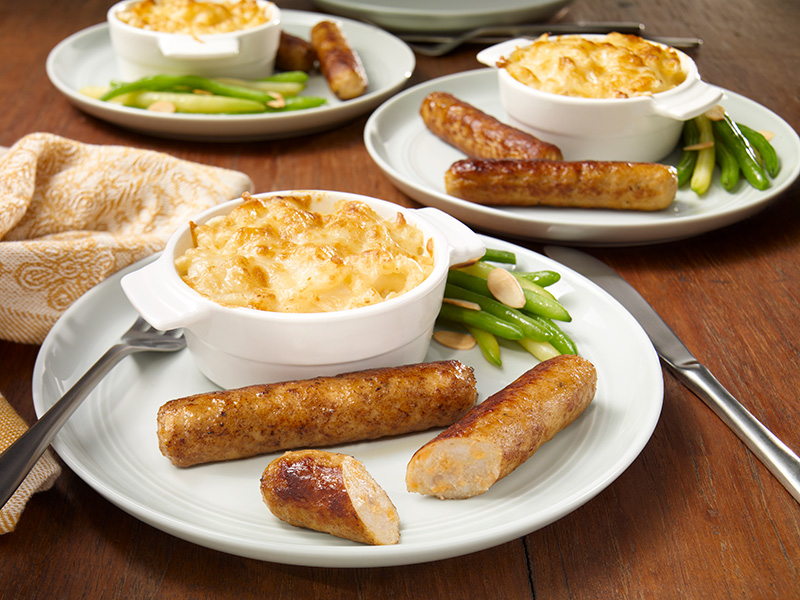 Macaroni au fromage gratiné avec saucisse porc et cheddar
