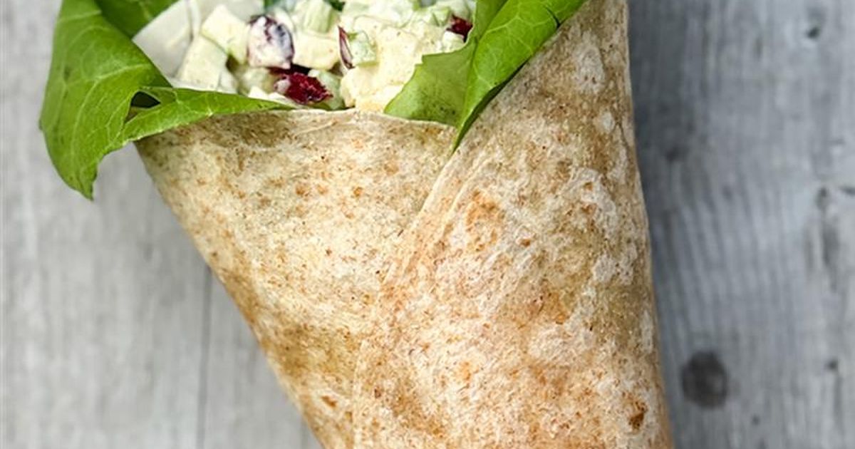 Cone-shaped turkey and curry sandwich | Olymel