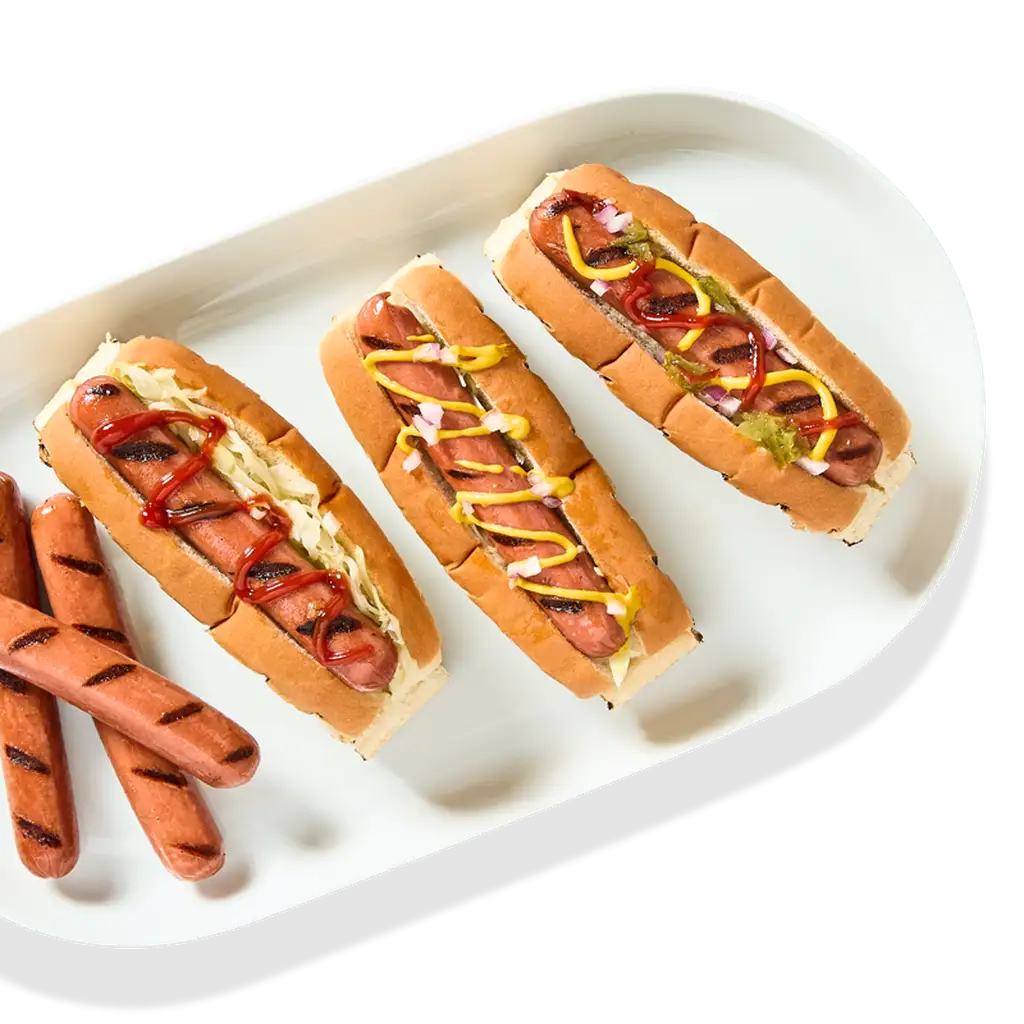 3 hotdog toastés et 3 saucisses fumées