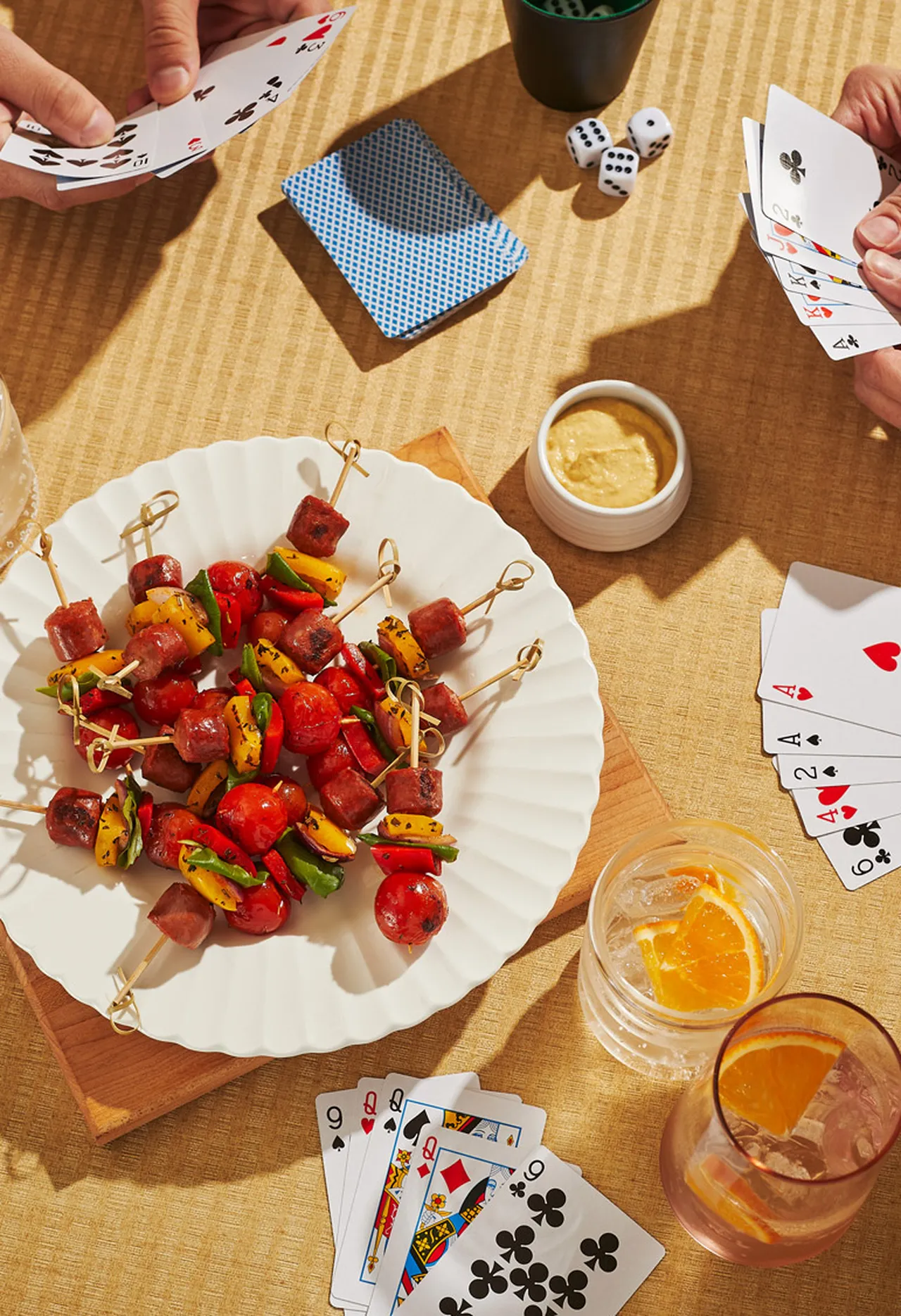 Jeux, boissons et bouchées à partager avec les produits La Fernandière